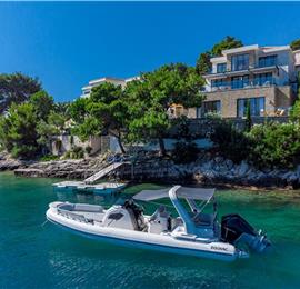 4 Bedroom Villa with Pool, Sumartin, sleeps 8